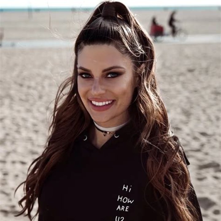 Hannah Stocking Biography; Net Worth, Age, Merch, YouTube And Tattoo